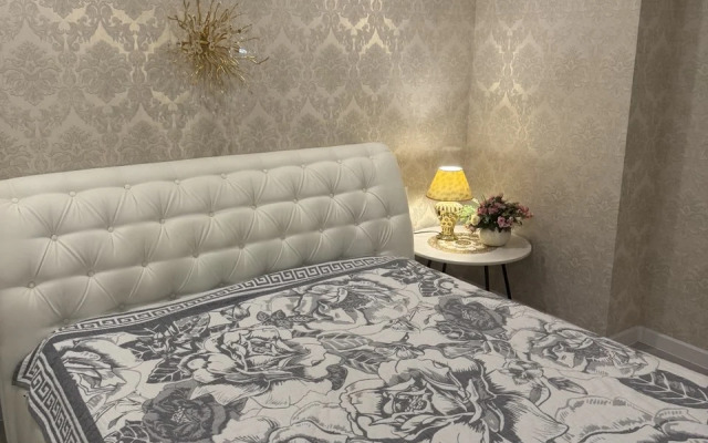 Komfort na prospekte Yamasheva 35 Apartments