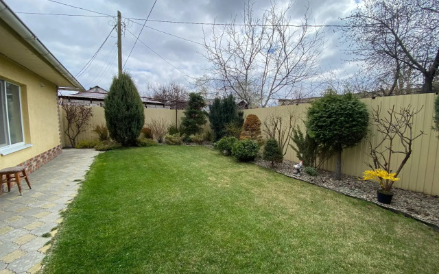 Частный дом Просторный дом с двориком в Центре