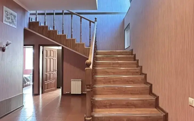 S Basseynom Private House
