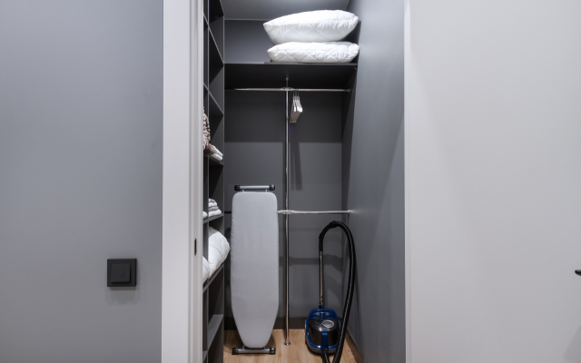 Andora-Steel Flat