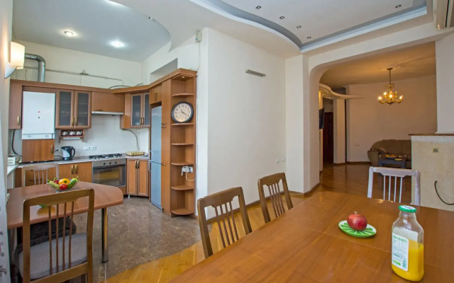 RentInnYerevan Vardanants Street 7 Apartments