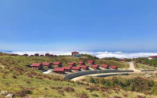 Flora Handüzü Resort & Wellness Bungalow Hotel