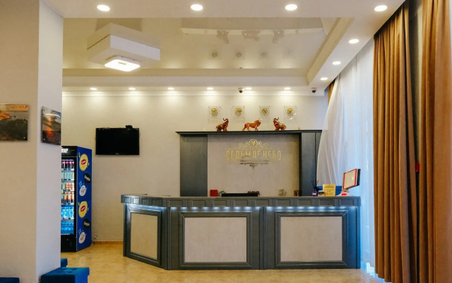 Sedymoye Nebo Hotel