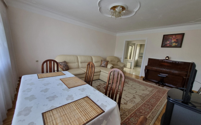 Квартира в Уютном Домике