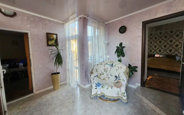 Частный дом Уютный трехкомнатный