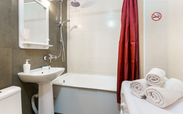 Udobnaya Kvartira V Tsentre Tyumeni Lodging House