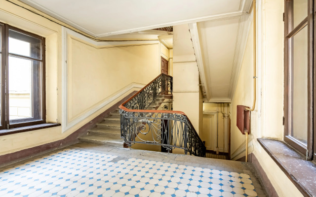 Sergeew Apartments dvuhkomnatnyj Lyuks s vidom na naberezhnuyu Fontanki Apartments