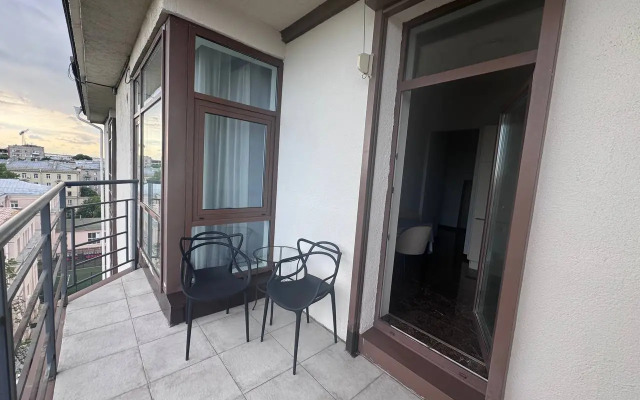 Realty Vera Flat