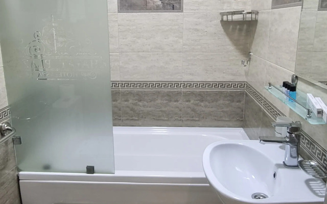 Hayat Plaza Hotel & Spa