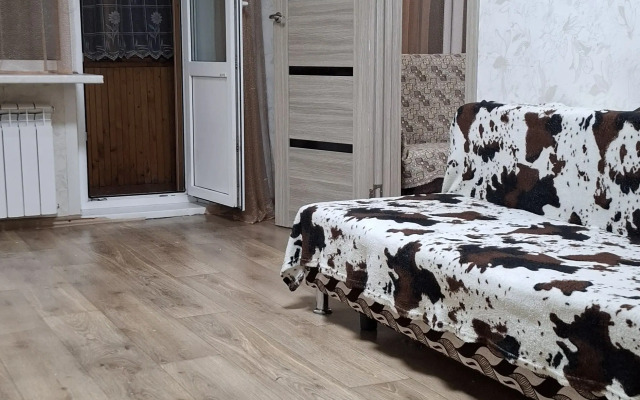 Na Artilleriyskoy Flat