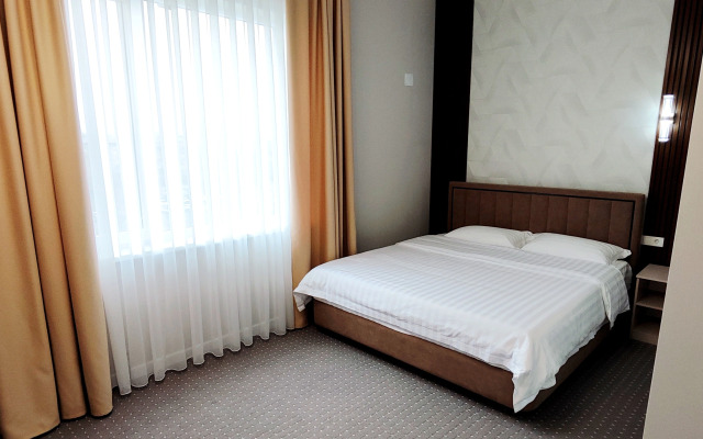 Cozy Hotel