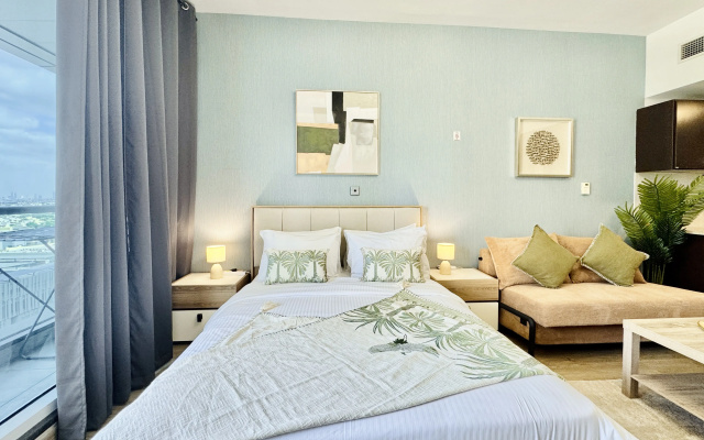 Апартаменты Cosmos Living Spacious Studio With Balcony