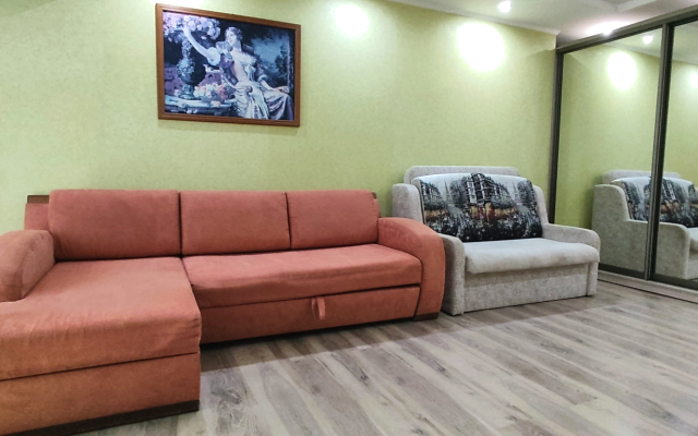 Апартаменты на Конституции СССР 10