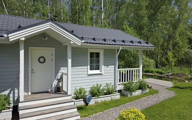 V Kottedzhnom Poselke Izumrudnye Kholmy Private house