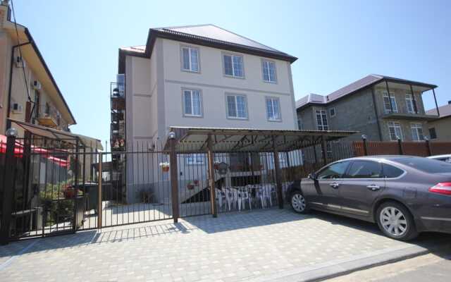 Puti Vetra Guest House