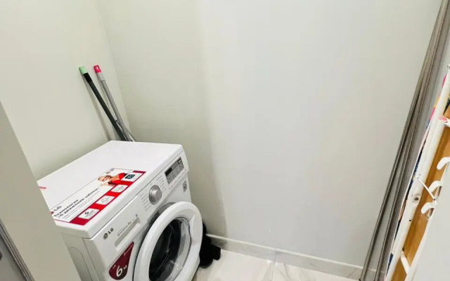 Dvukhurovnevye S Basseynom Na Territorii San-Marino Apartmen