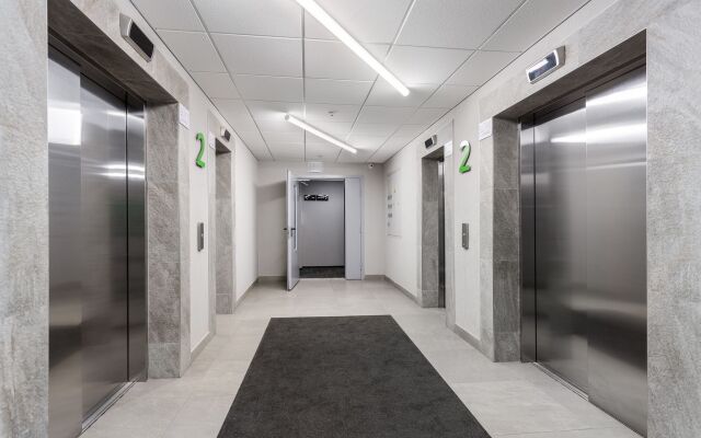 FlatHome24 U Metro Ploshchad Muzhestva Apartments