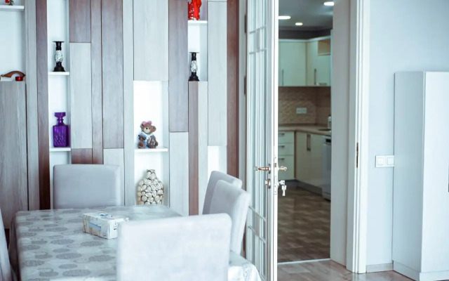 F1 View in Boulevard 1 Apartments