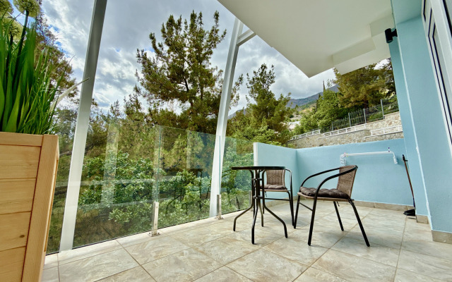 Sovremennye U Morya Apartments