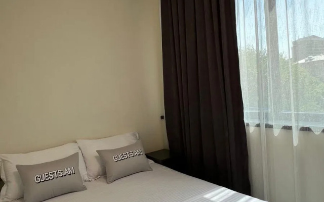 Studiya V Samom Tsentre Yerevana Na Mashtotsa 10 Flat