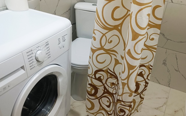 Studiya 5 u stantsii MTSD-4 Zheleznodorozhnaya Flat