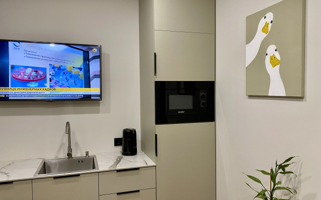 Lux U Metro Grushevkа Apartment