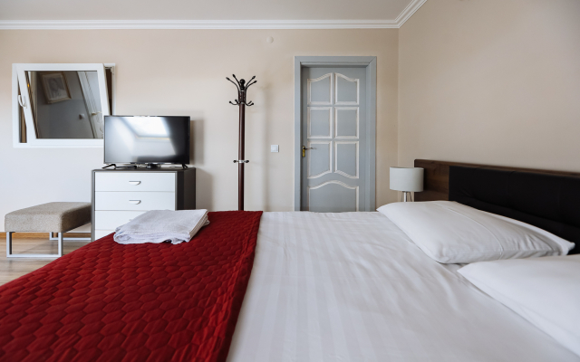 MAKSIM'S Guest House