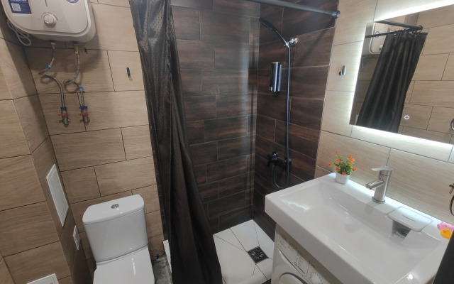 Апартаменты отличная студия напротив Сибади в центре Нефтяников