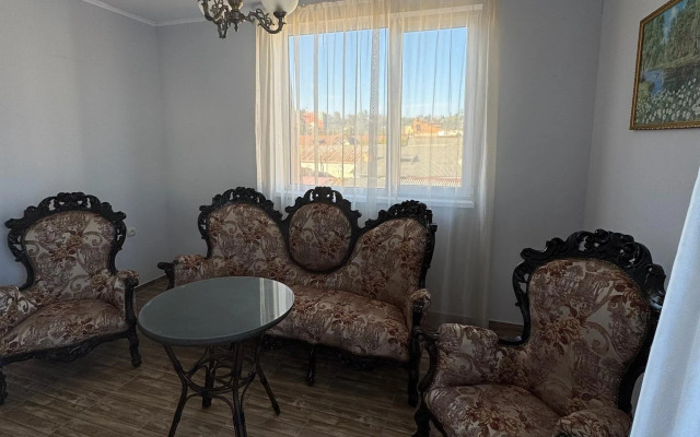 Lara Hotel