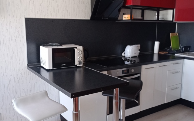 Yevrodvukhkomnatnaya na Revolyutsii 52 B Flat
