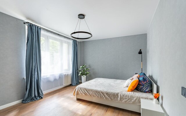 Uyutnaya S Novym Dizaynerskim Remontom Flat