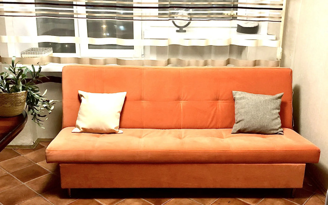 Апартаменты в центре Колпино с видом на парк, большая парковка