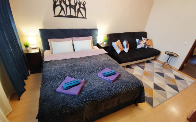 V Tsentre Na Lenina S Liftom Flat