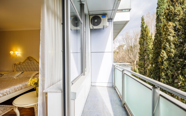 Апартаменты Роскошная квартира Классика с видом на парк