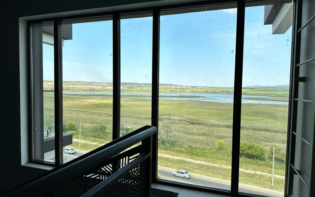 Studiya Du Soleil S Basseynom V Rezidentsii Yevropa Flat