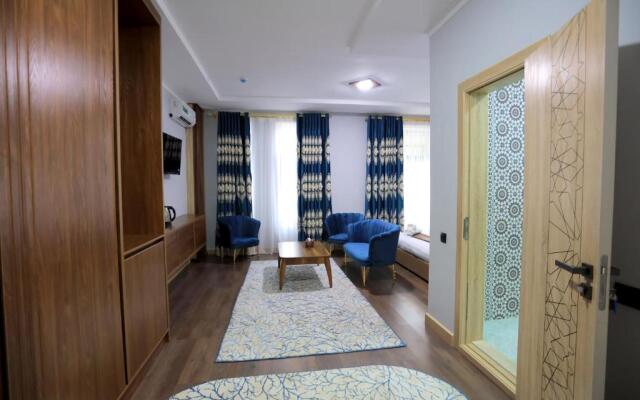 Dera Hotel