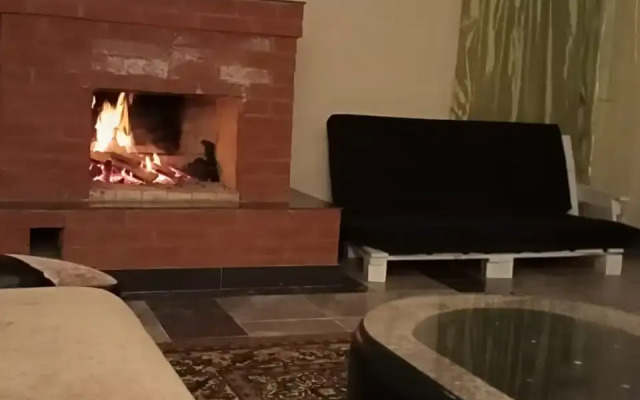 Yolka Hotel