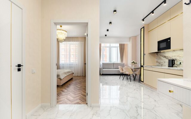 V tsentre s vidom na reky Flat