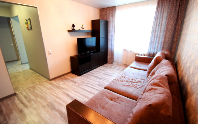 2kh Komnatnye Apartamenty U Zhd Vokzala Flat
