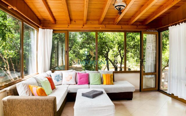 Limon by Important Group Travel Villa