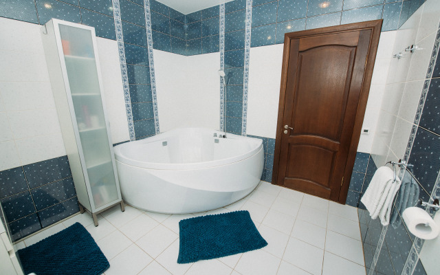 Апартаменты 3-комнатные на Лежневской 109