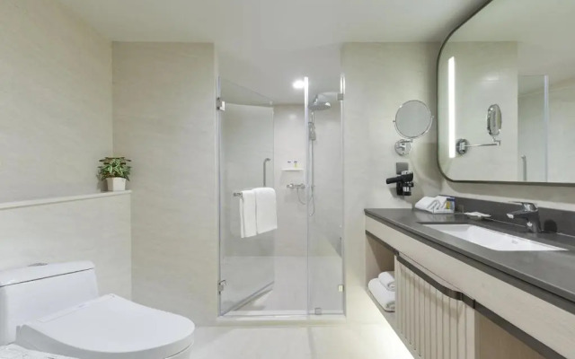 Отель Centre Point Hotel Sukhumvit 10