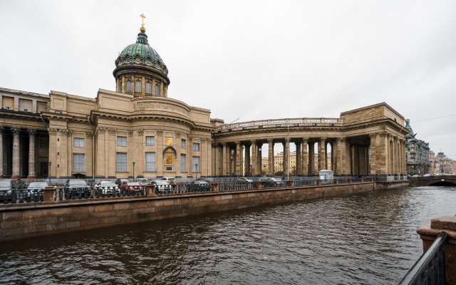 Квартира двухкомнатная у Казанского Собора «Гости Дома»