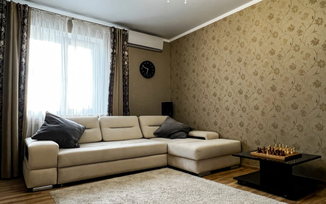 Квартира 3 Комнатная Около Ривьеры