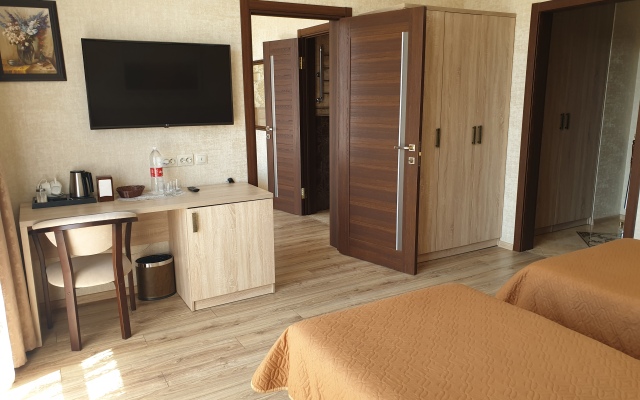 Celentano Mini-Hotel