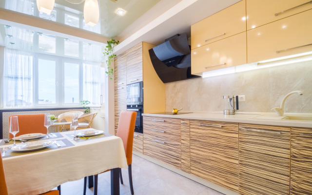 Prekrasnaya 2-kh komnatnaya ryadom s plyazhem Aleksino Flat
