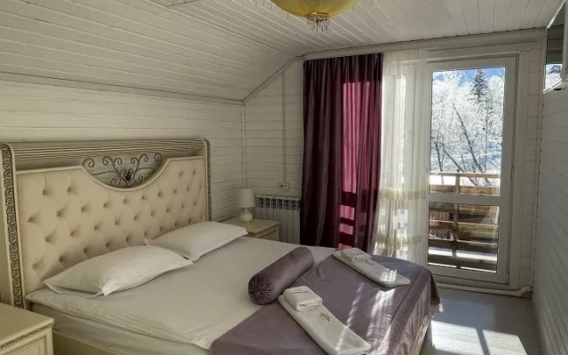 Golden Arkhyz Guest House