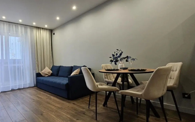Na prospekte Frunze 14 Flat