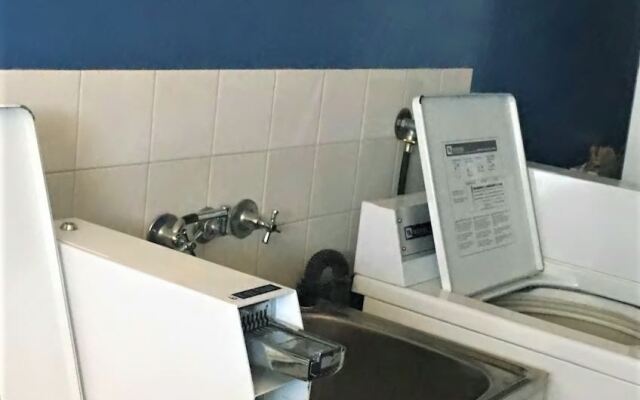 Отель Rockhampton Court Motor Inn