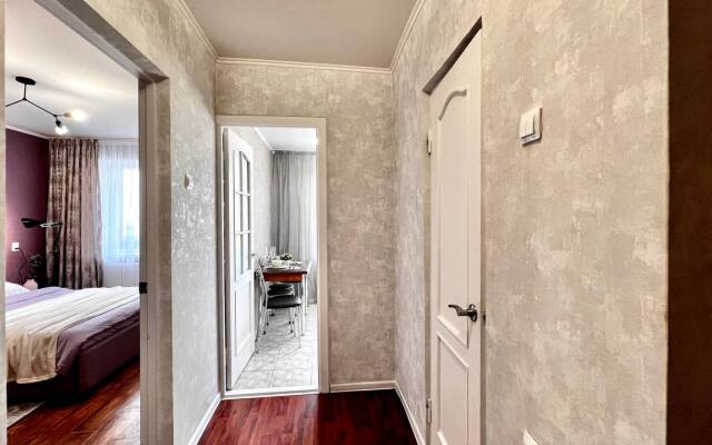 V Tsentre S Vidom Na Gorod Flat